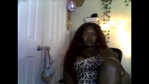 Snapshot of hawtchoc37 chatting on 10-14-25, 04:24 hawtchoc37 online show from 10-14-25, 04:24