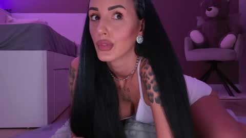 Hayley online show from 04-09-26, 09:42