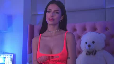 Haylie online show from 10-11-25, 07:40