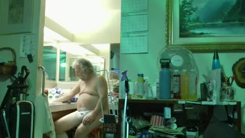 Snapshot of haysay722354422 chatting on 06-27-26, 07:24 haysay722354422 online show from 06-27-26, 07:24