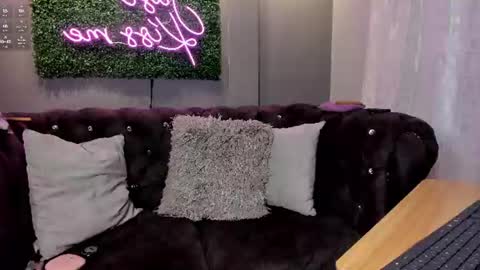 Snapshot of haze_vibes chatting on 07-26-26, 05:53 Maria online show from 07-26-26, 05:53
