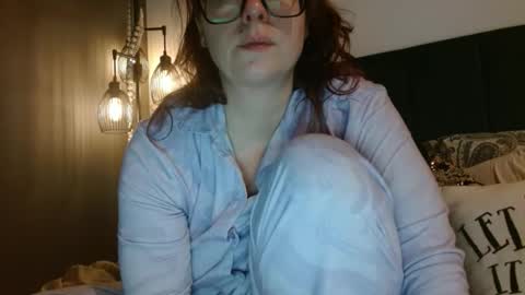 Hazel online show from 11-26-25, 01:28