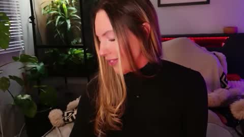 Hazeleo online show from 01-12-26, 10:15