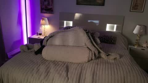 Snapshot of hazeleo chatting on 08-07-26, 12:34 Hazeleo online show from 08-07-26, 12:34