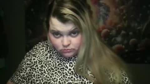 Hazeleyez97 online show from 11-02-25, 04:26