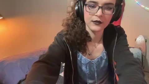 Hazel online show from 05-26-26, 03:41