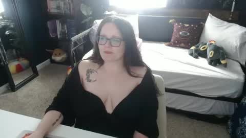 Snapshot of hazeyviolet333 chatting on 06-16-26, 09:39 HazeyViolet333 online show from 06-16-26, 09:39