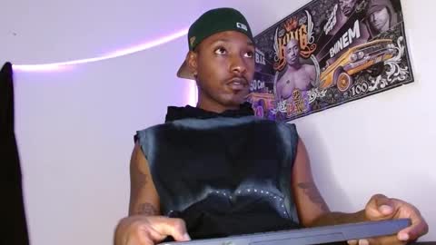 Snapshot of hazlan_420 chatting on 02-05-26, 02:49 hazlan_420 online show from 02-05-26, 02:49