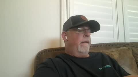 Snapshot of hdeuce22 chatting on 05-18-26, 04:24 Hdeuce22 online show from 05-18-26, 04:24