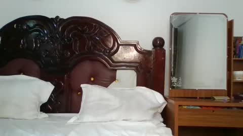 Snapshot of heart_star chatting on 09-18-25, 10:06 heart_star online show from 09-18-25, 10:06