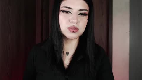 Snapshot of heatherdemonzx_ chatting on 01-13-26, 04:18 HEATHER DEMONZX Please help me to reach 100 thumbs up online show from 01-13-26, 04:18