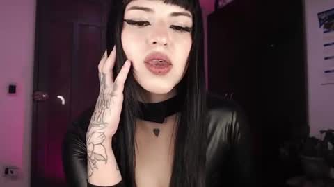 Snapshot of heatherdemonzx_ chatting on 07-29-26, 06:44 HEATHER DEMONZX Please help me to reach 100 thumbs up online show from 07-29-26, 06:44