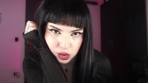 Snapshot of heatherdemonzx_ chatting on 08-04-26, 06:05 HEATHER DEMONZX Please help me to reach 100 thumbs up online show from 08-04-26, 06:05