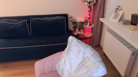 Heaven girl online show from 10-03-25, 06:49