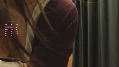 Snapshot of hee_jeen chatting on 10-29-25, 06:09 Jeen online show from 10-29-25, 06:09