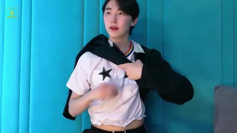 HEEJIN online show from 09-22-25, 08:11