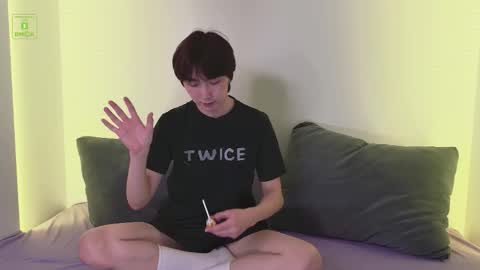 HEEJIN online show from 03-29-26, 03:34