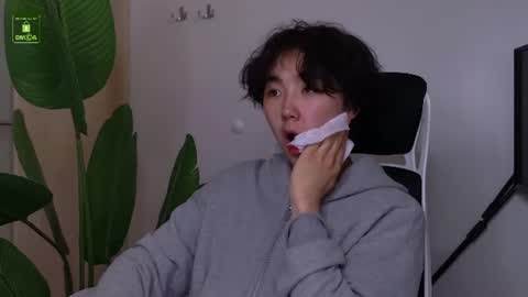 Snapshot of heejinwang chatting on 07-24-26, 10:35 HEEJIN online show from 07-24-26, 10:35