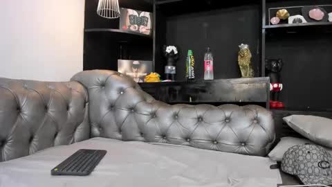 heellboy_ online show from 11-19-25, 04:23