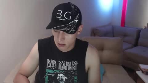 Snapshot of hefesto_69 chatting on 09-11-25, 08:31 hefesto_69 online show from 09-11-25, 08:31