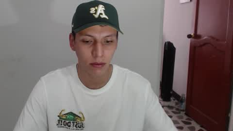 Snapshot of hefesto_69 chatting on 10-19-25, 05:24 hefesto_69 online show from 10-19-25, 05:24