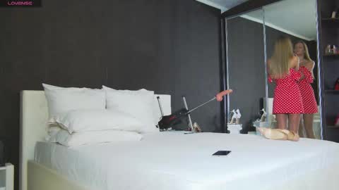 Helen online show from 03-09-26, 02:59