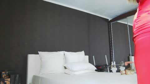 Helen online show from 05-28-26, 02:09