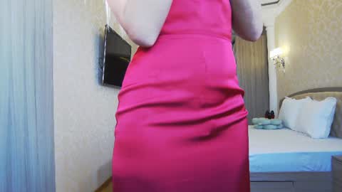 Snapshot of hefner_girl chatting on 07-22-26, 05:10 Helen online show from 07-22-26, 05:10