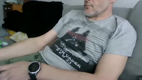 Snapshot of hefo99 chatting on 03-04-25, 03:59 hefo99 online show from 03-04-25, 03:59