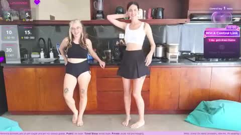 Snapshot of heidiluceous chatting on 06-25-26, 02:55 Heidi brunette Foxy red head and Carrie blondie online show from 06-25-26, 02:55