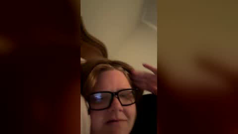 Snapshot of heidimackey2 chatting on 06-09-26, 02:34 heidimackey2 online show from 06-09-26, 02:34