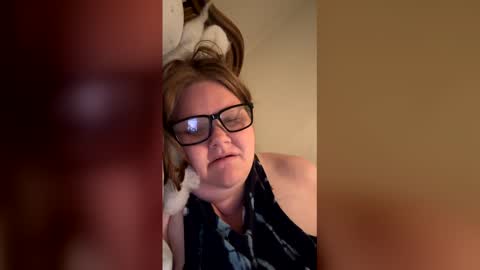 Snapshot of heidimackey2 chatting on 06-11-26, 07:06 heidimackey2 online show from 06-11-26, 07:06