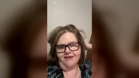 Snapshot of heidimackey2 chatting on 08-07-26, 02:02 heidimackey2 online show from 08-07-26, 02:02