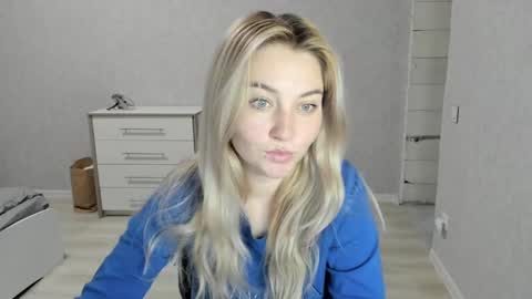 Snapshot of helen_angel_girl chatting on 01-09-25, 02:51 Helen sven online show from 01-09-25, 02:51