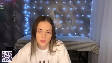 Snapshot of helen_bronce chatting on 12-23-24, 09:59 Alice DollySmile and Avelina online show from 12-23-24, 09:59