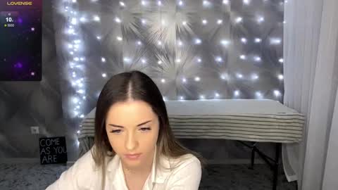 Snapshot of helen_bronce chatting on 12-30-24, 11:15 Alice DollySmile and Avelina online show from 12-30-24, 11:15