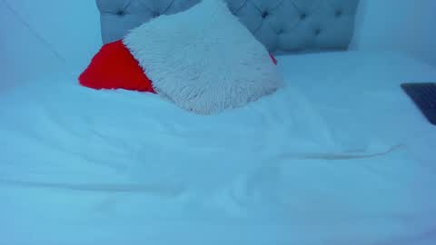 Snapshot of helen_curly chatting on 02-19-25, 02:55 helen_curly online show from 02-19-25, 02:55