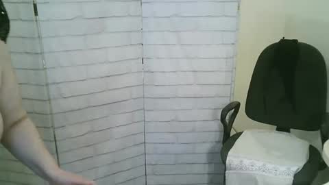 Snapshot of helen_xi chatting on 04-20-26, 03:04 Helen online show from 04-20-26, 03:04