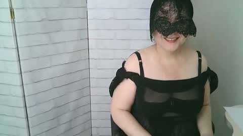 Snapshot of helen_xi chatting on 04-27-26, 05:05 Helen online show from 04-27-26, 05:05