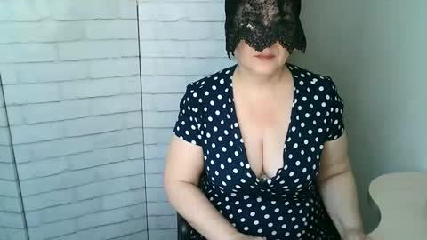 Snapshot of helen_xi chatting on 05-10-26, 03:01 Helen online show from 05-10-26, 03:01