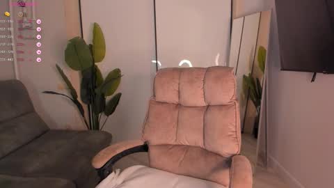 Helen online show from 10-18-25, 03:46