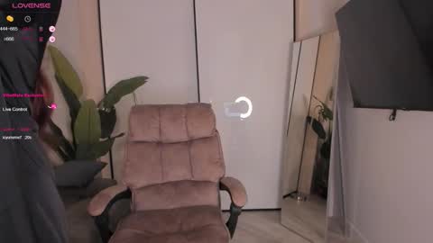 Helen online show from 10-28-25, 03:14