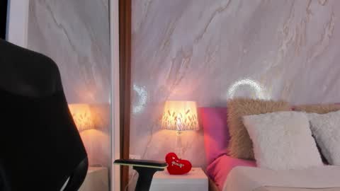 Helena Santos  online show from 02-23-26, 10:56