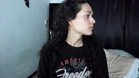 Snapshot of helena_spellman chatting on 10-27-25, 06:39 helena_spellman online show from 10-27-25, 06:39