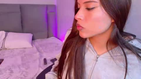 helenafoumier online show from 05-30-26, 05:54