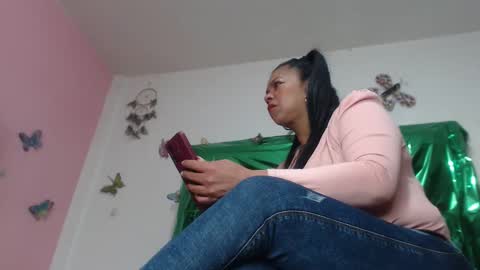 helenahotwet online show from 12-21-25, 02:02