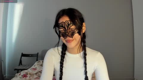 Hi I am Helen online show from 06-02-26, 02:24