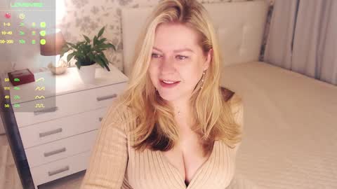 Snapshot of helenbonham chatting on 12-29-24, 04:59 Helena Bonham online show from 12-29-24, 04:59