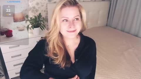 Snapshot of helenbonham chatting on 02-15-25, 04:25 Helena Bonham online show from 02-15-25, 04:25