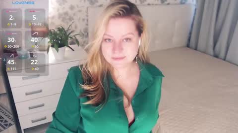 Snapshot of helenbonham chatting on 02-27-25, 06:40 Helena Bonham online show from 02-27-25, 06:40